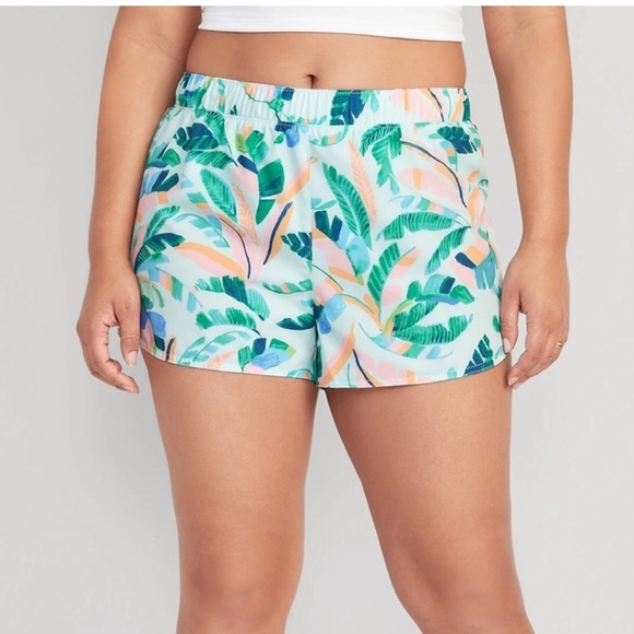 Women's Printed Athletic Shorts - Picture 2 of 5